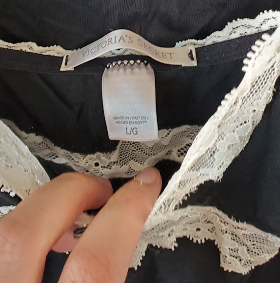Vintage Victoria's Secret Black and Cream Lace Chemisole and Shorts Set - Picture 3 of 7